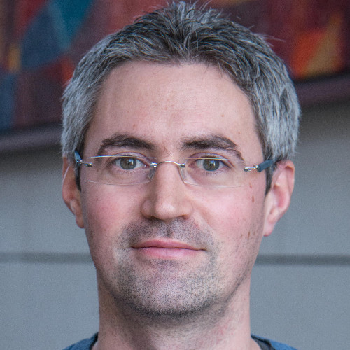 C'est moi Ronan Chardonneau, je forme à distance les organisations et entreprises à Québec sur Matomo Analytics